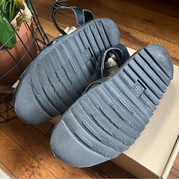 Doc Martens vegan Blaire sandals - Picture 2 of 4